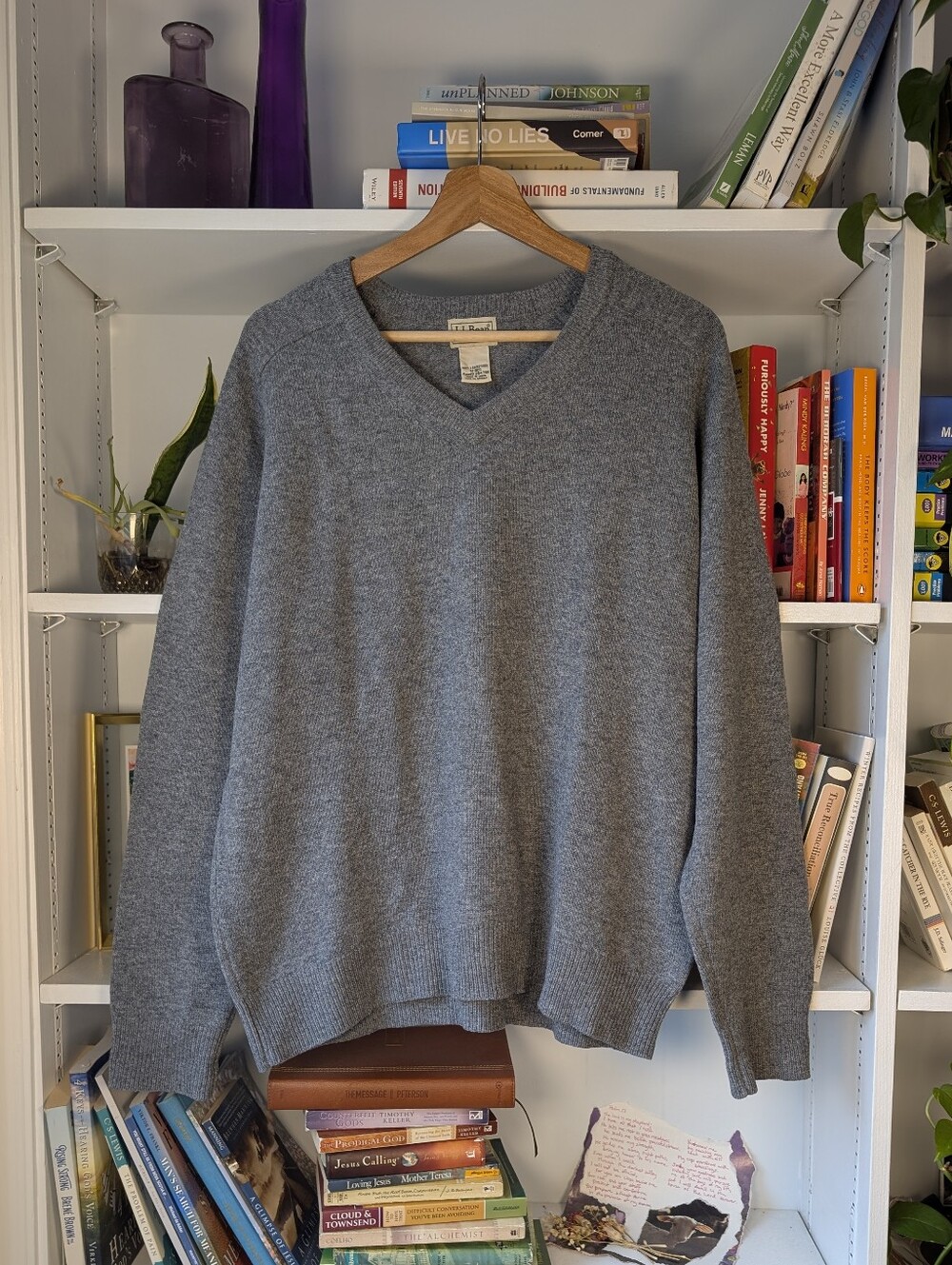 LL Bean Men's Lambs Wool Sweater V-Neck Grey Size Medium Preppy Teacher Academia